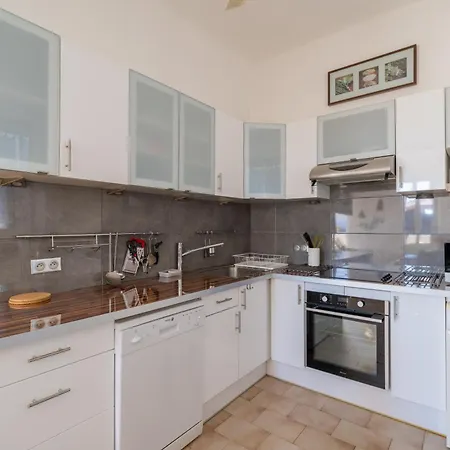 Le Lamartine - Appt Climatise Proche Du Port Lejlighed *